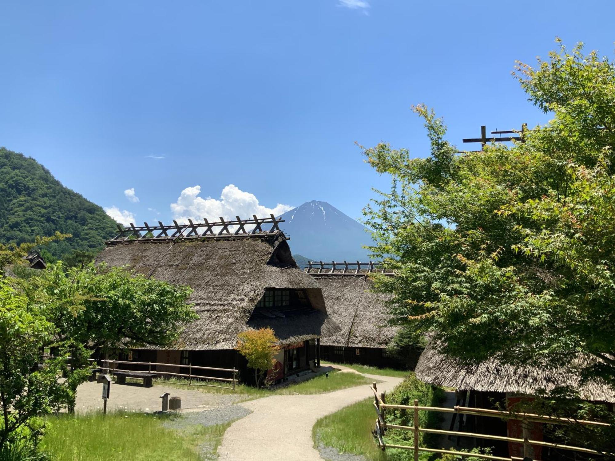 Kakureyado Fujikawaguchiko Bed & Breakfast Exterior photo